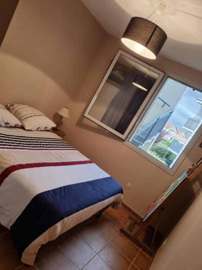 Appartement 1 Chambre Avec Piscine Юзес Экстерьер фото